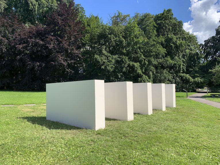 Olivier Mosset @ Sculpture garden, Geneva Cimaises